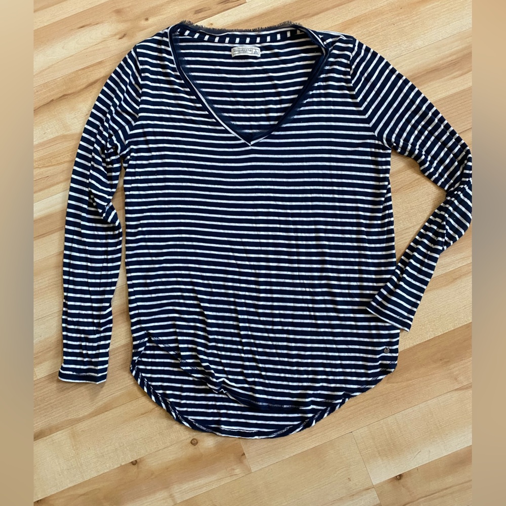 Abercrombie & Fitch A&F Essentials Womens Juniors Sz L Soft Long Sleeved Tee